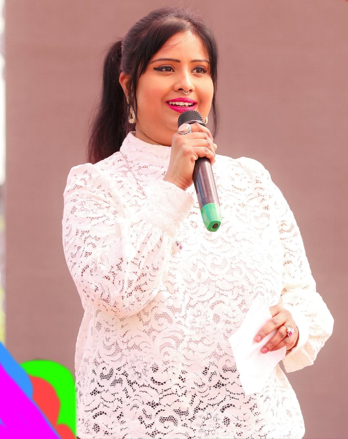 Devi Singer